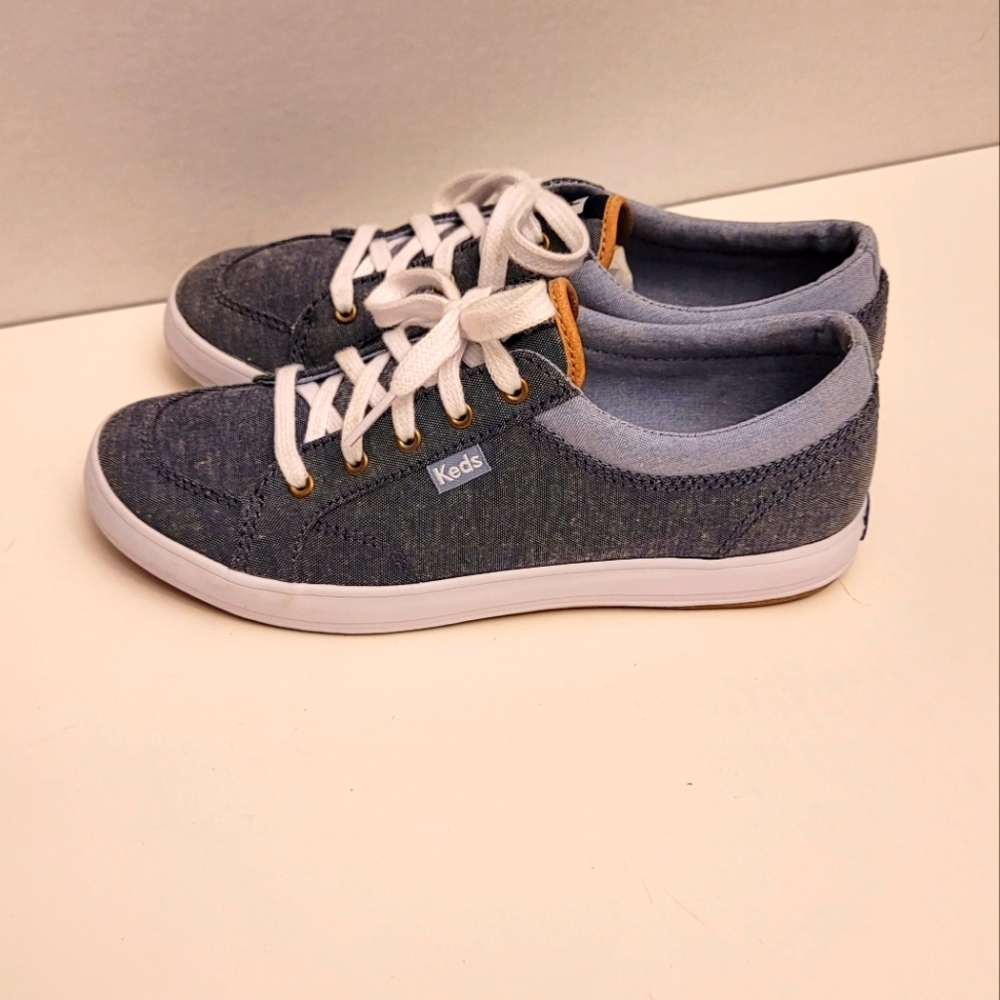 Keds Women's Sneakers Size 6. EUC. Denim.